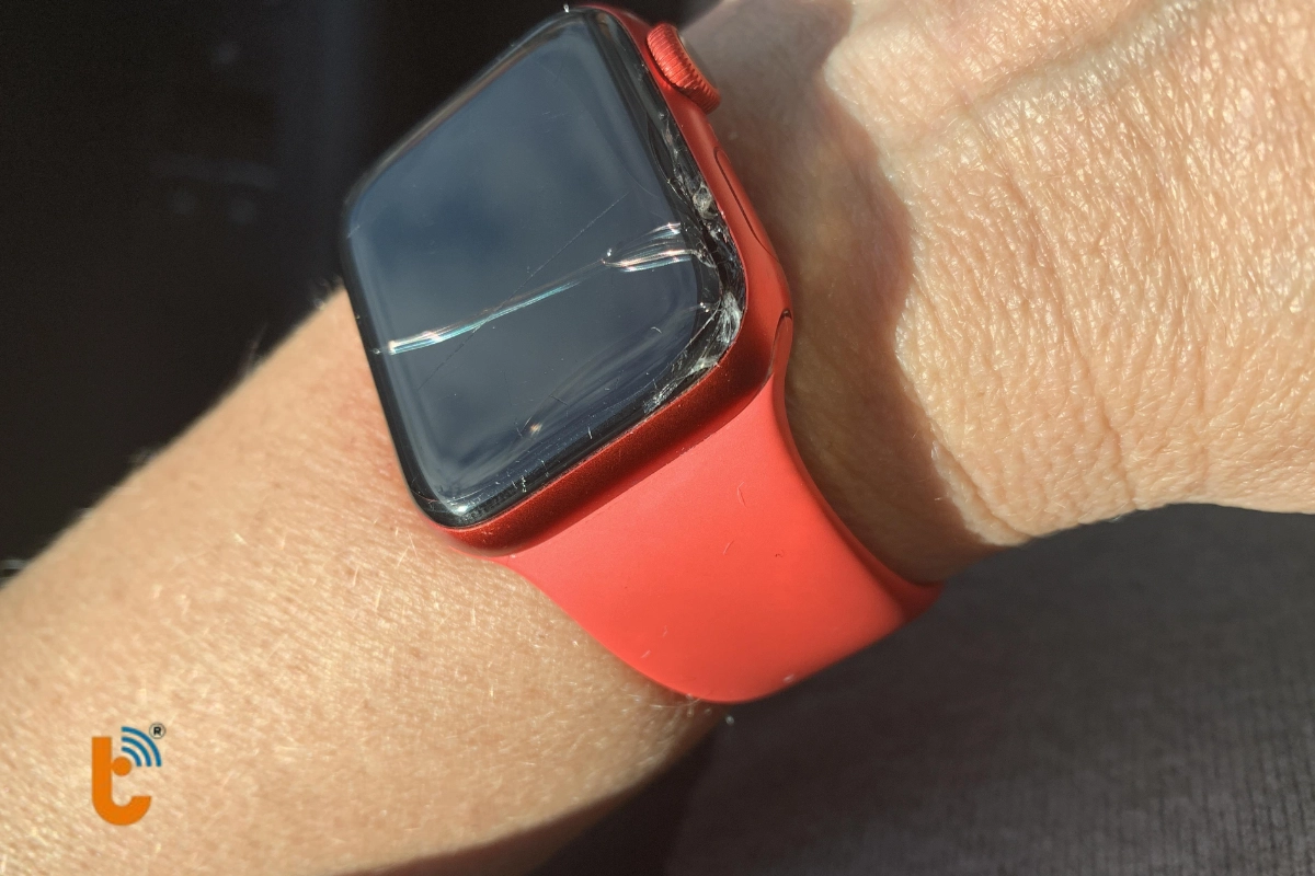 Màn hình Apple Watch Series 7 bị nứt