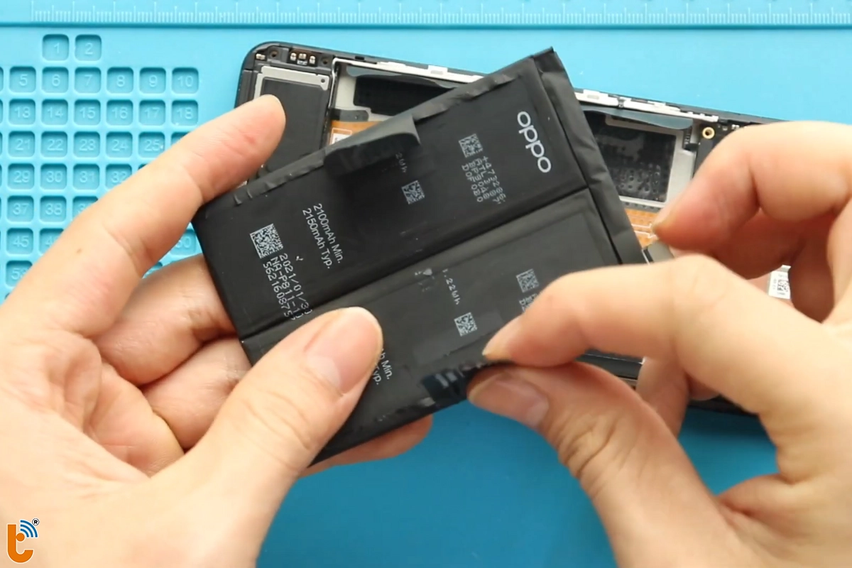 Thay pin điện thoại Oppo chính hãng tại Thành Trung Mobile
