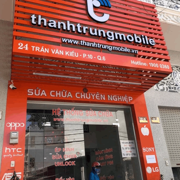 Thành Trung Mobile chuyên dịch vụ thay chân sạc iphone 13