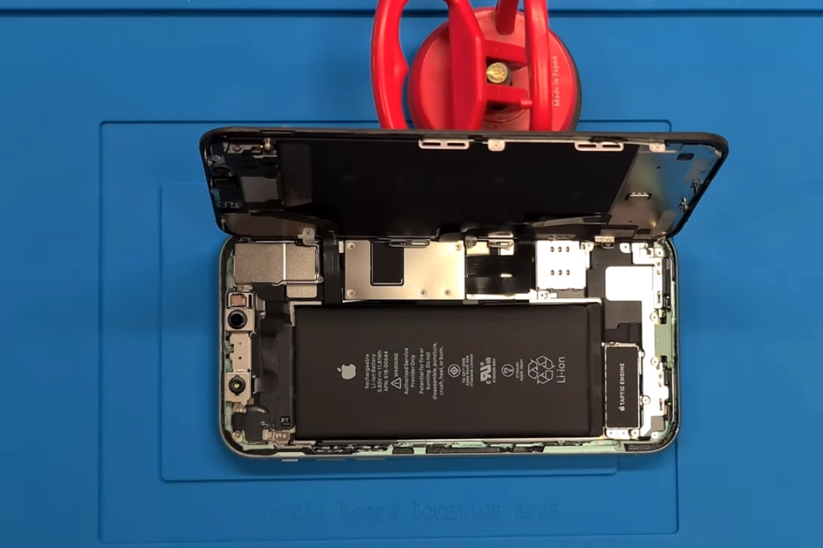 Tháo gỡ máy để ép, thay mặt kính mới cho iP 11