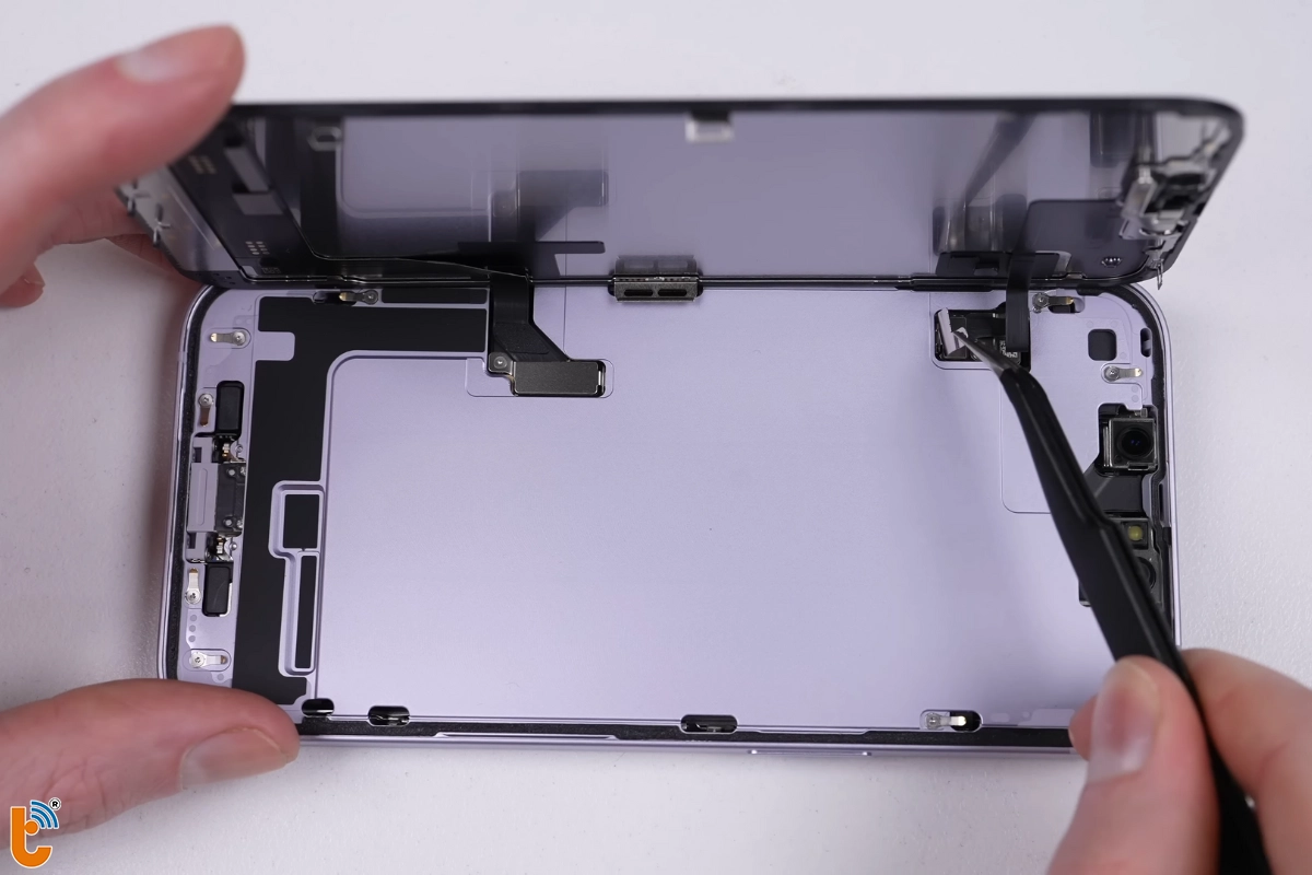 Quy trình thay cảm ứng iPhone 14 minh bạch