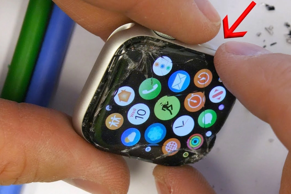 Màn hình Apple Watch Series 4 bị vỡ