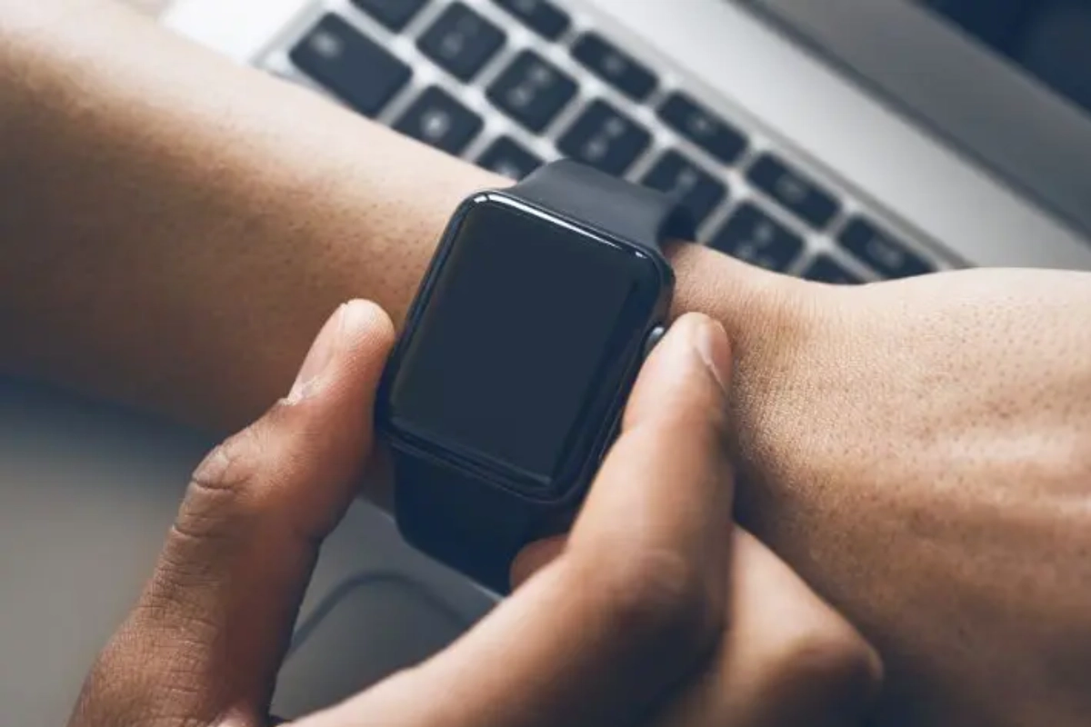 apple-watch-man-hinh-den