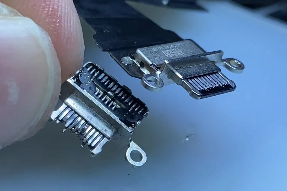 Chân kim loại kết nối mainboard iPad Air 4 bị gãy