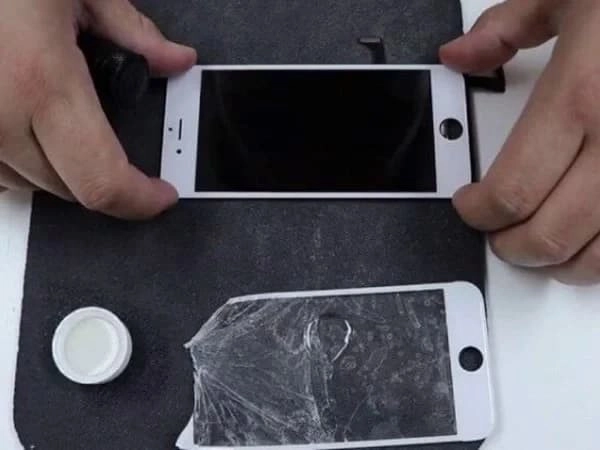 minh họa ép kính iPhone SE 2020