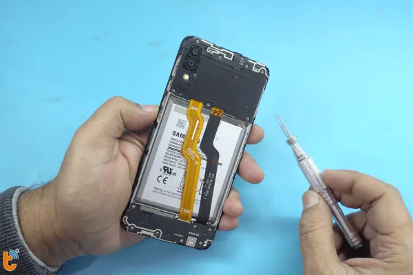 ep-kinh-samsung-m10-2