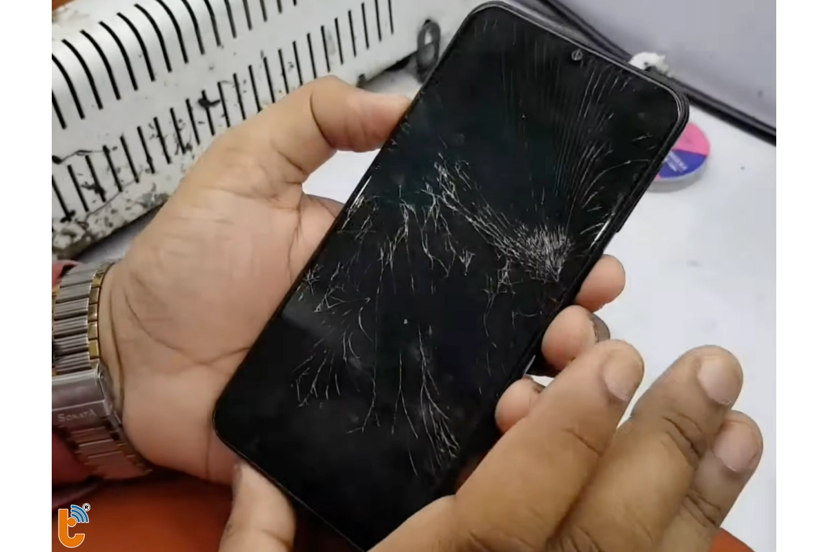 man-hinh-samsung-m31-bi-nut-vo