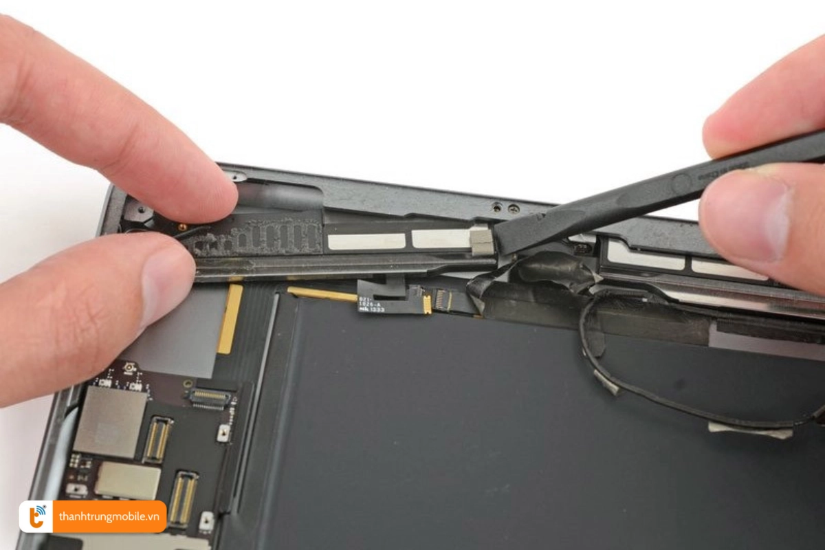 Quy trình thay loa mới cho iPad Gen 7