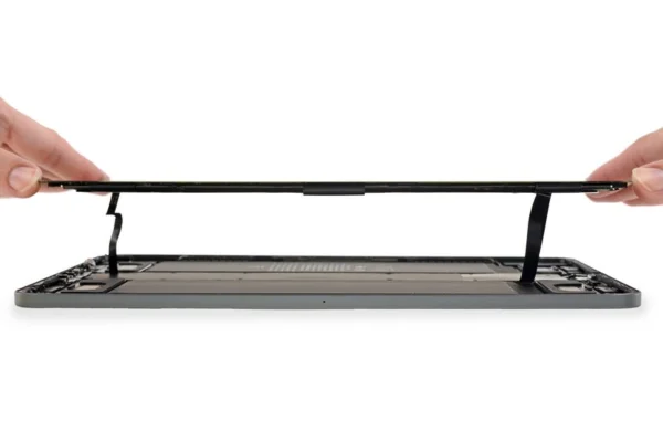 thay-cam-ung-ipad-pro-11-2020-2