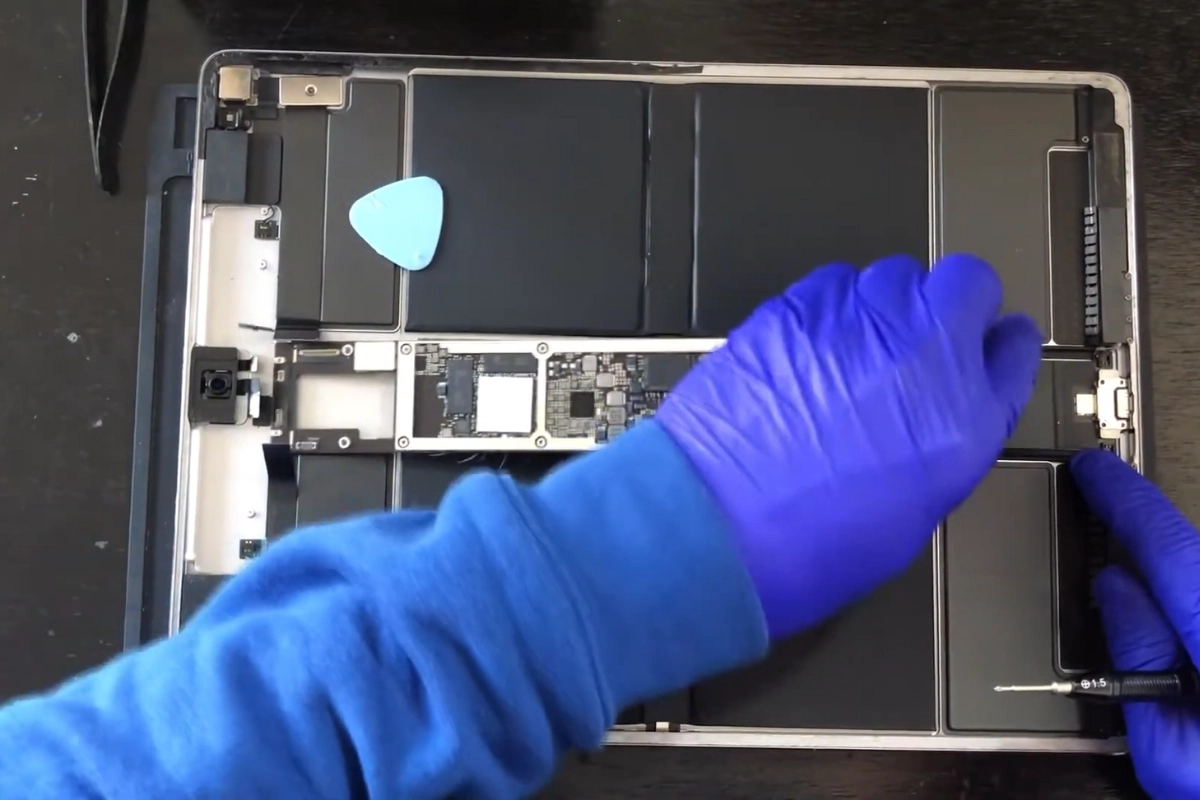 Quy trình thay chân sạc iPad 12.9 2017, 2015