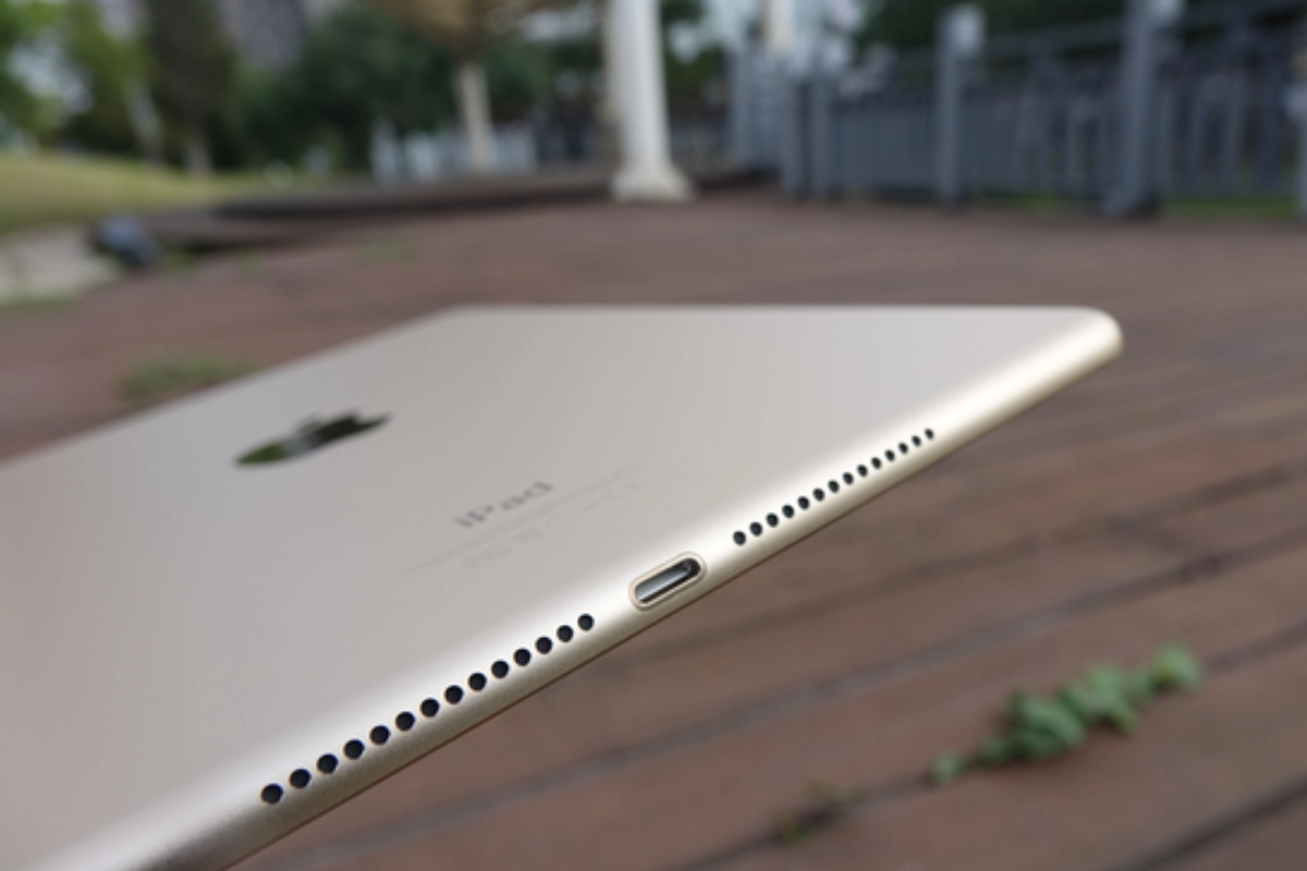 Thay chân sạc iPad Air 2