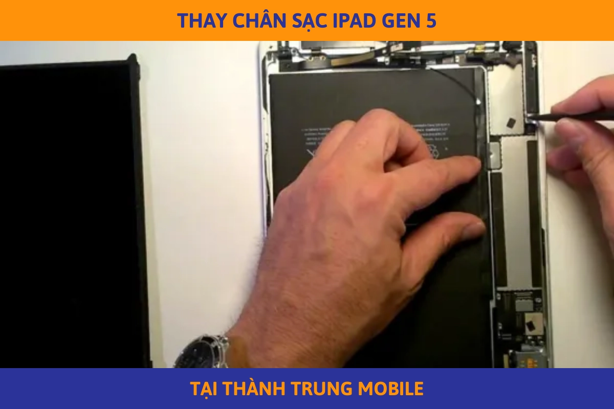 thay-chan-sac-ipad-gen-5-anh-gioi-thieu.png