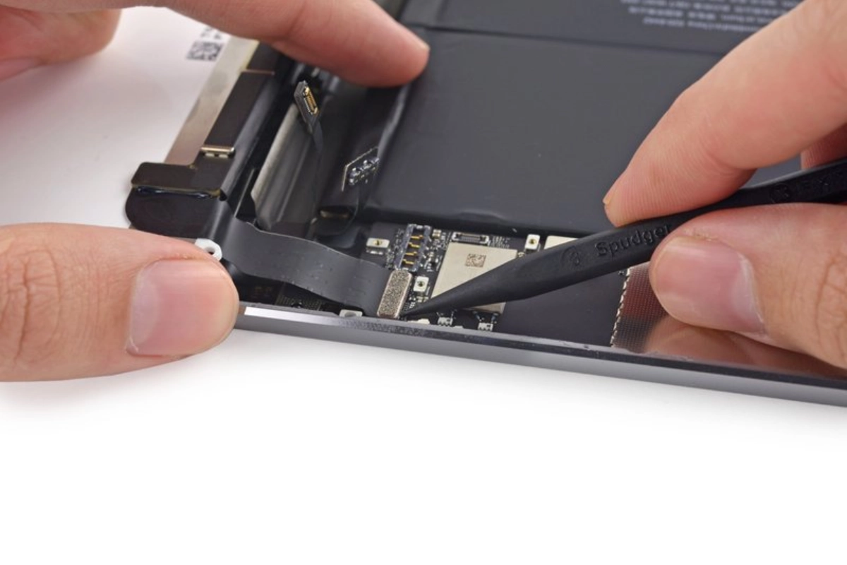 Thay chân sạc iPad Mini 4