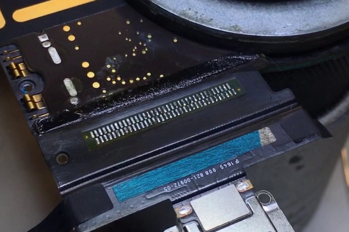 Thay chân sạc iPad Pro 10.5