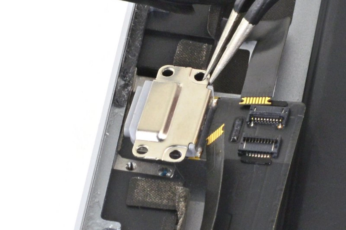 Thay chân sạc iPad Pro 9.7