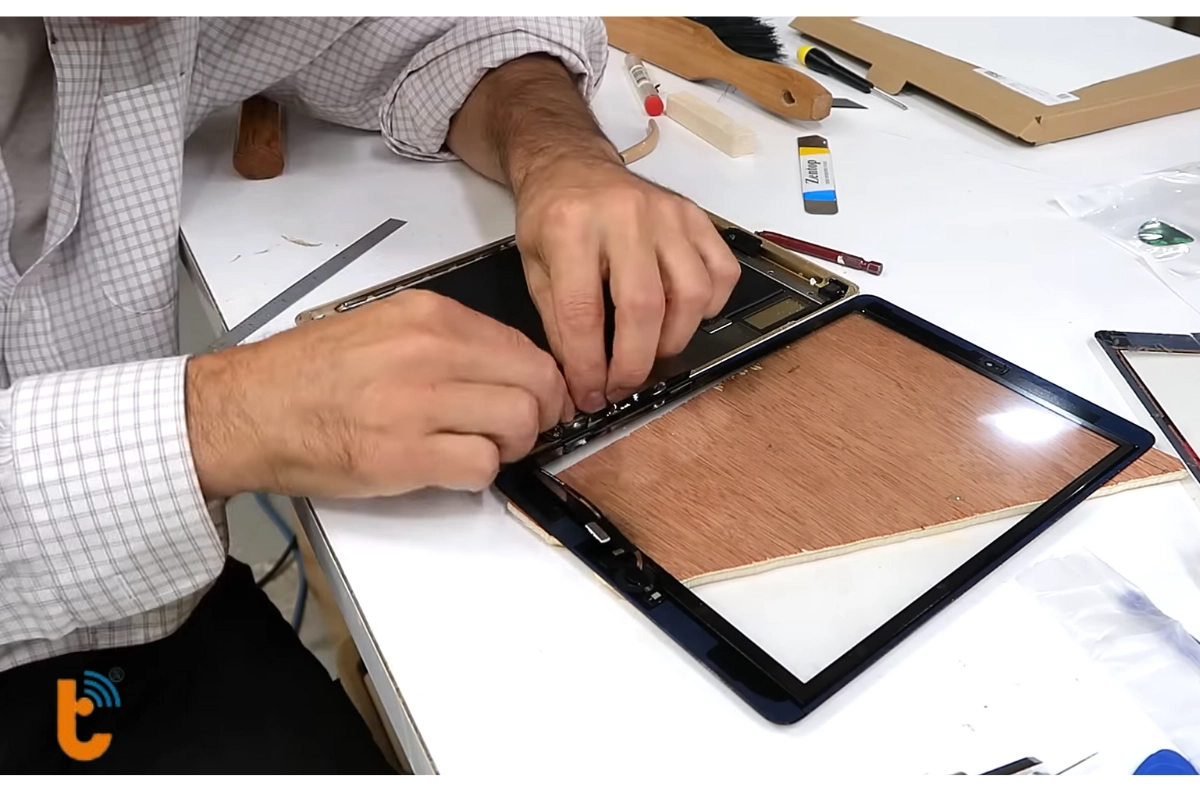 Thay màn hình cảm ứng iPad Air 2, Air 1