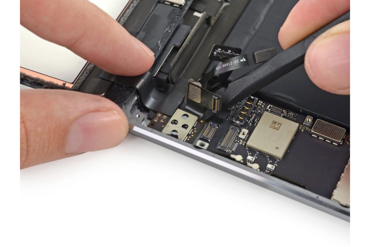 Thay nút nguồn iPad Mini 3