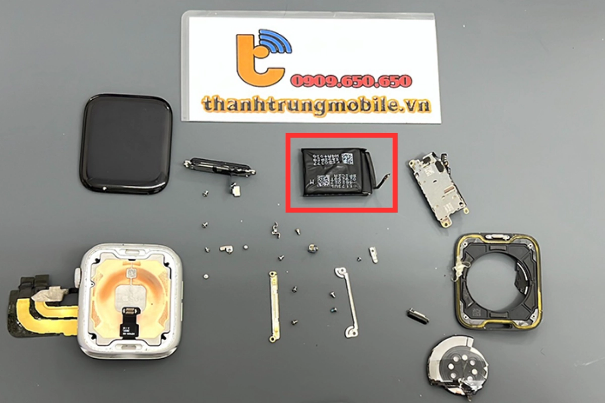 Thay pin Apple Watch Series 3 | 2 | 1