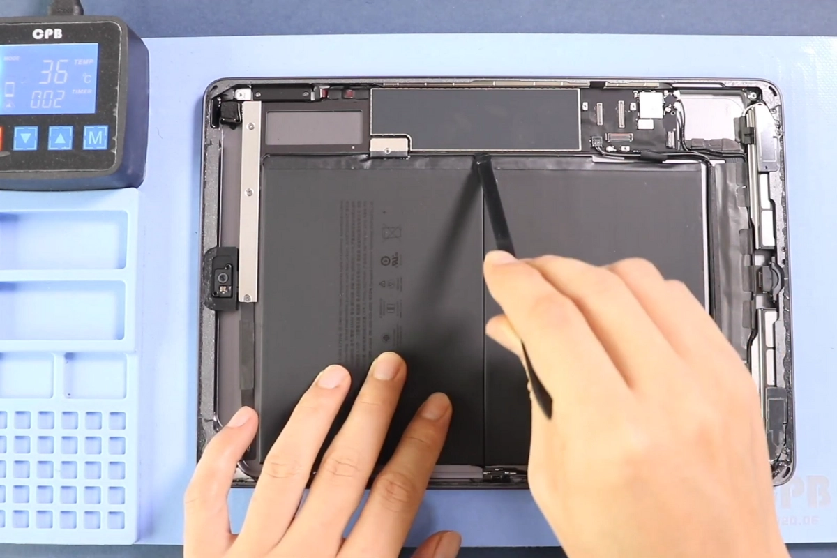 Thay pin iPad Gen 8 Pisen