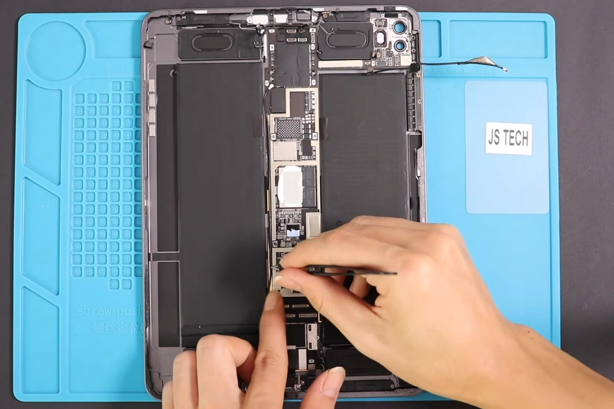 Thay pin iPad Pro 2020 chính hãng