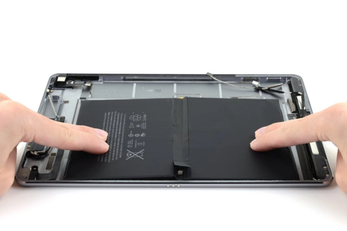 Thay pin iPad Pro 9.7