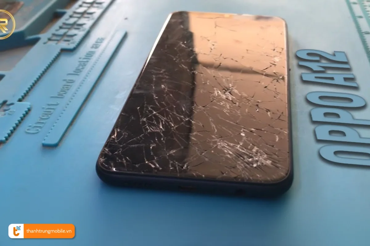 Điện thoại Oppo A12 | Oppo A12 E bị vỡ kính nặng nề