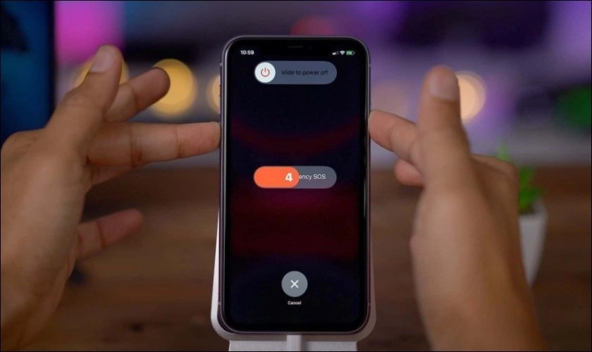 Khởi động lại điện thoại