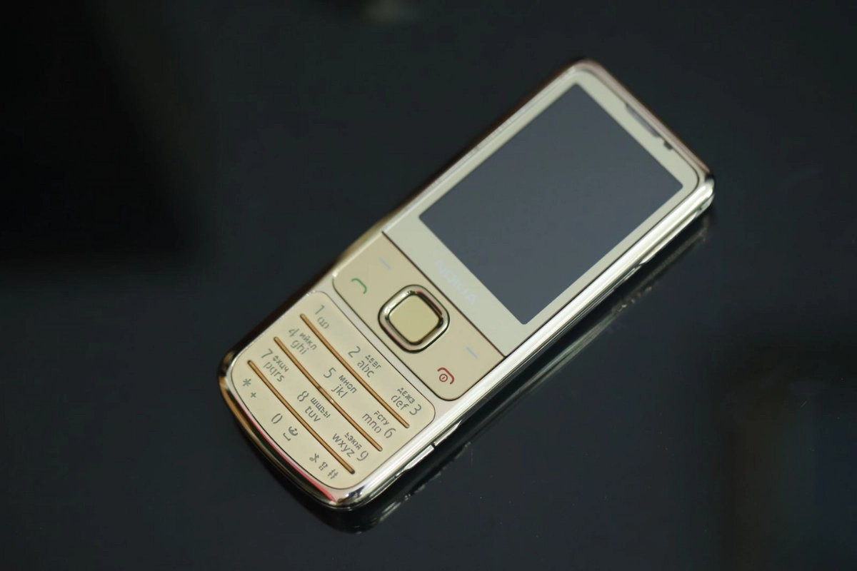 Nokia 6700