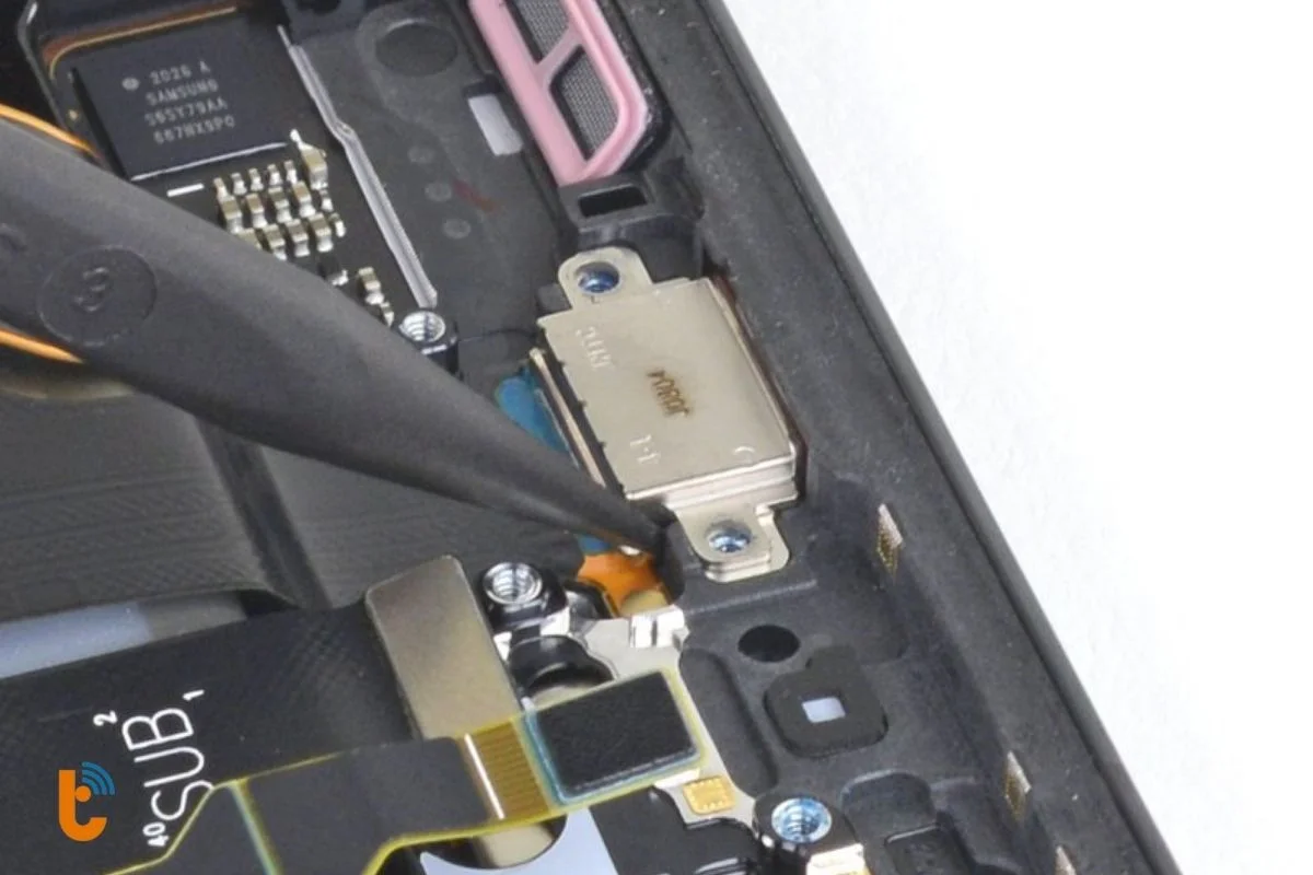 Dấu hiệu cần thay chân sạc Samsung Note 20 Ultra