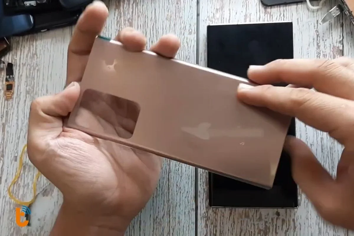 Dấu hiệu cần thay nắp lưng Samsung Galaxy Note 20 Ultra