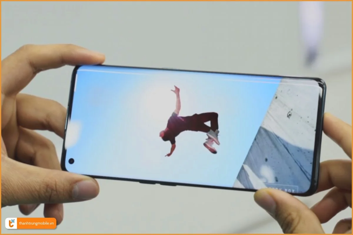 Ép kính Oppo Find X2 chất lượng tại Thành Trung Mobile