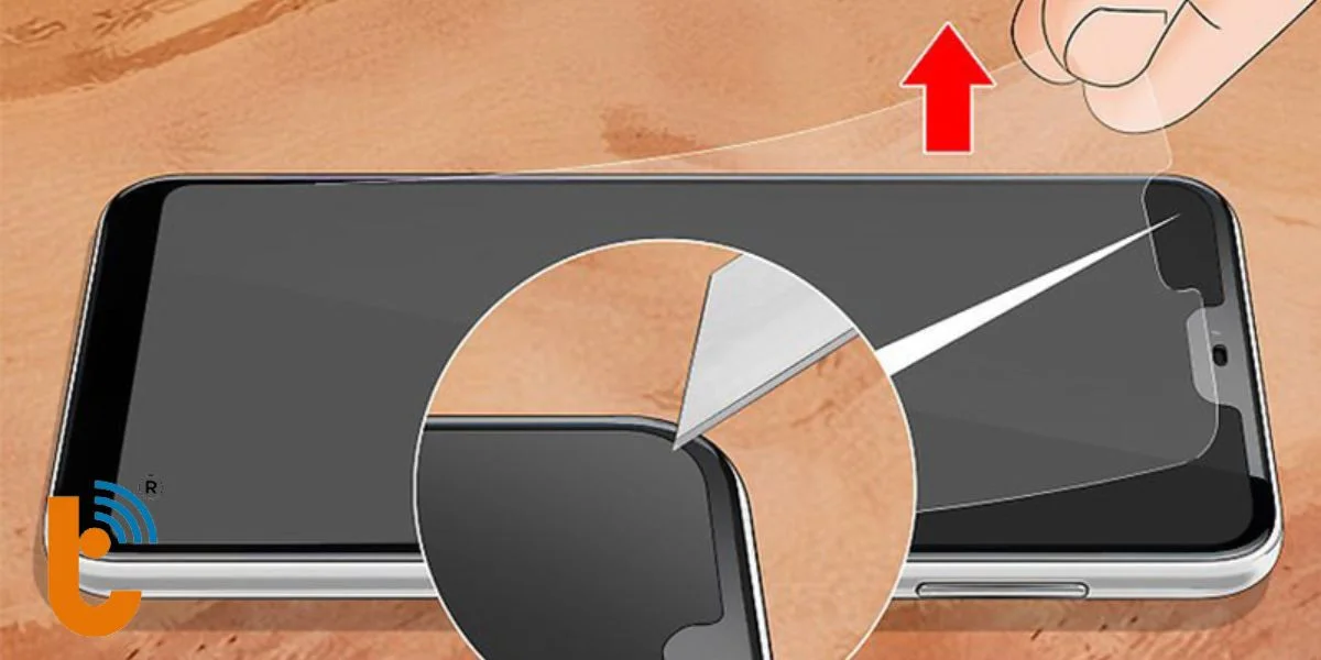 Gỡ miếng dán màn hình trên iPhone