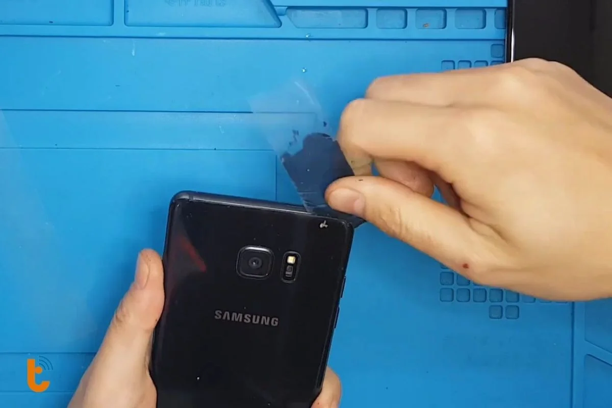 Hướng dẫn chọn địa chỉ thay màn hình Samsung Note Fe uy tín