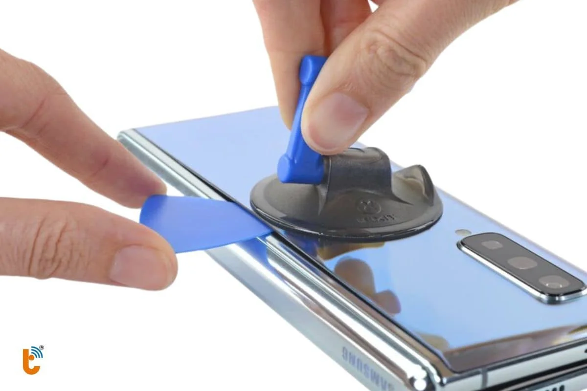 khi nao can thay kinh lung samsung galaxy fold 3 fold 5