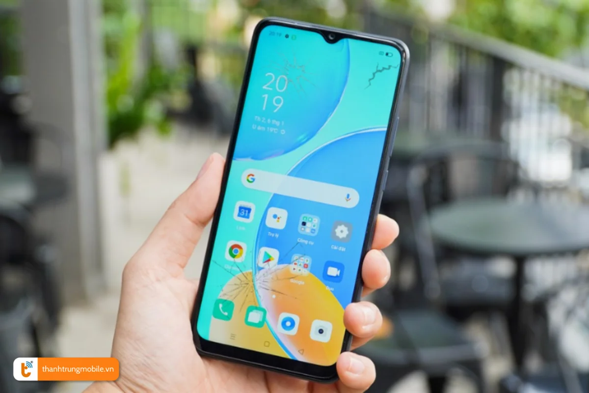 Màn hình điện thoại Oppo A15 bị nứt vỡ, trầy xước