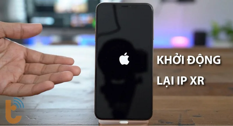 Khởi động lại iPhone XR là cách đơn giản nhất để khắc phục màn hình bị sọc