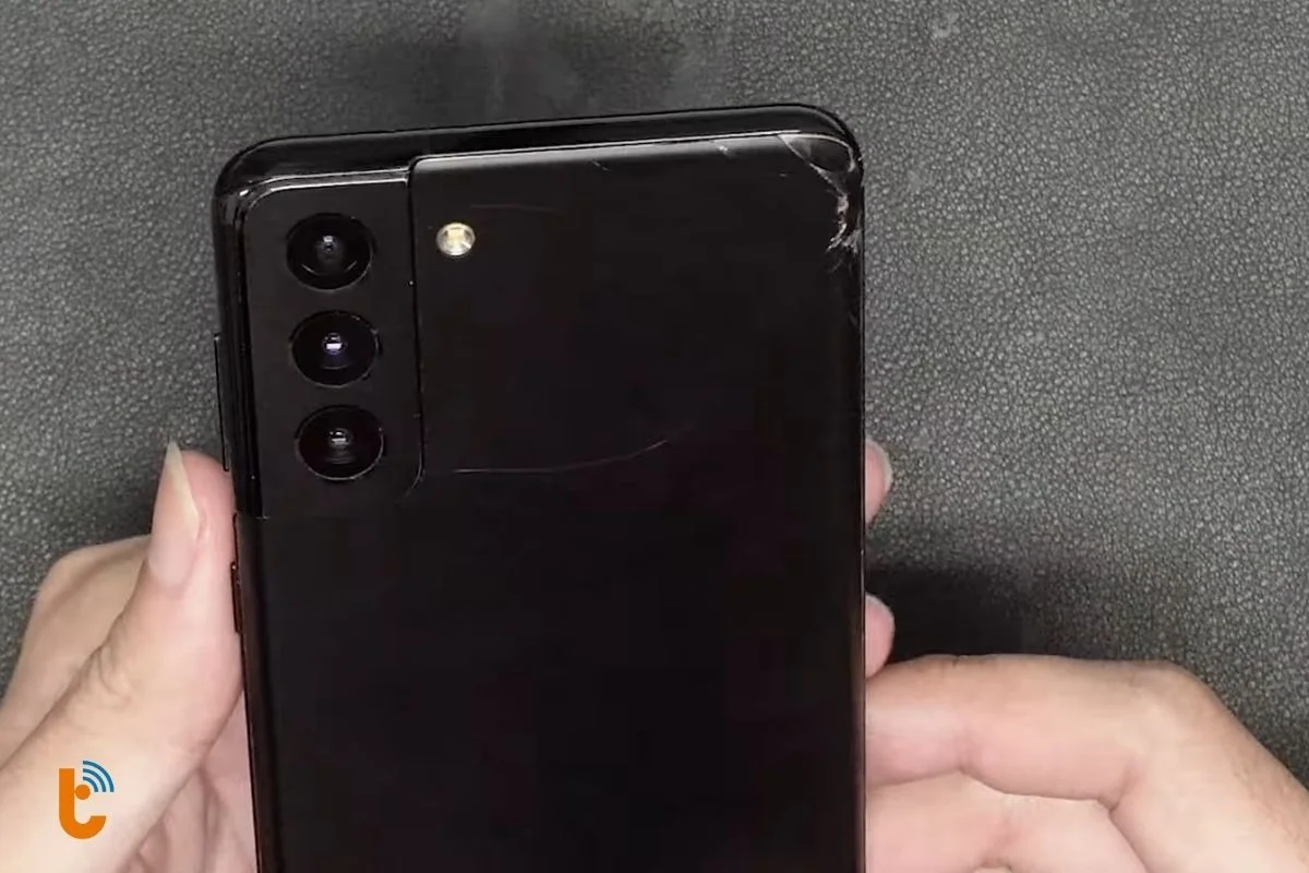 nguyen nhan dan den mat lung samsung s21 plus bi hu hong
