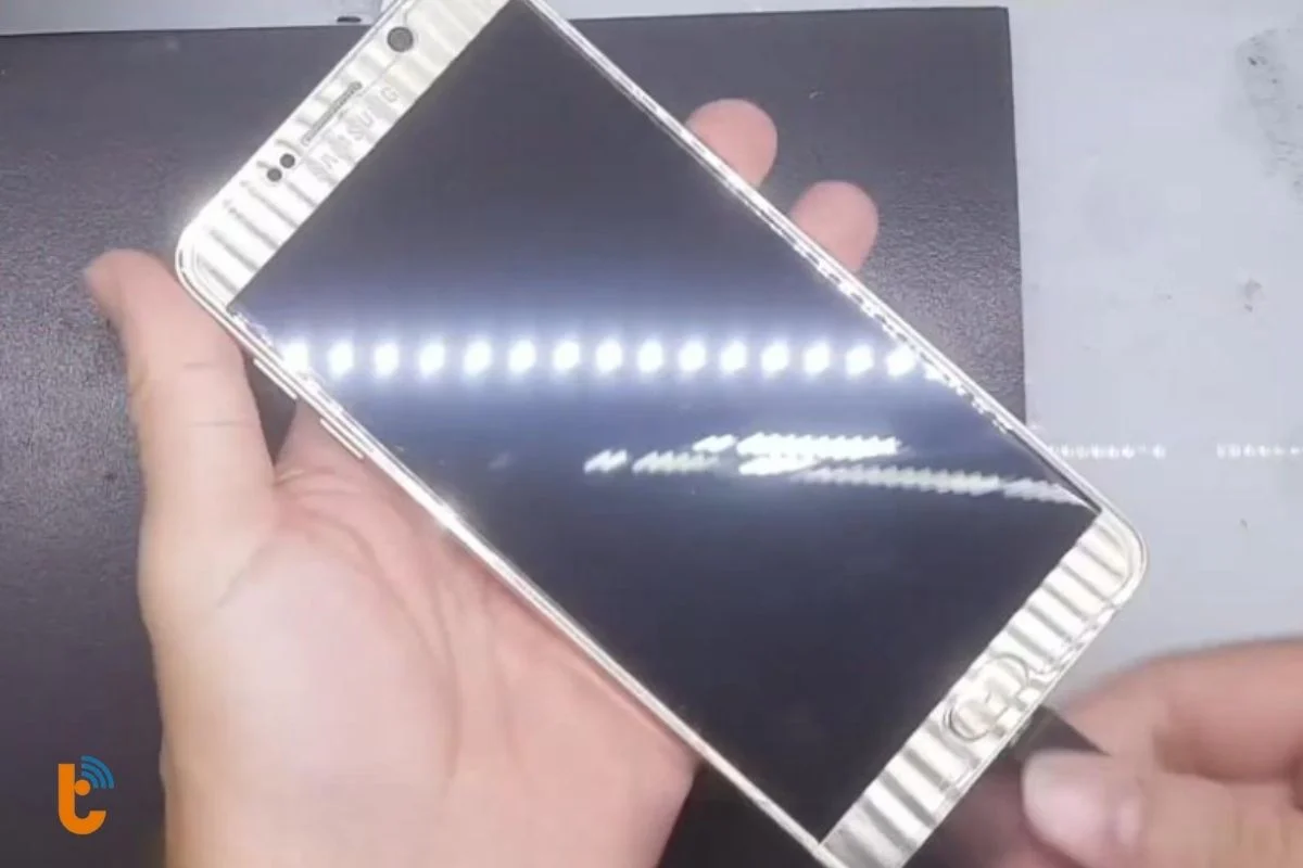 nguyen nhan dan den tinh trang can thay duoi sac samsung note 5