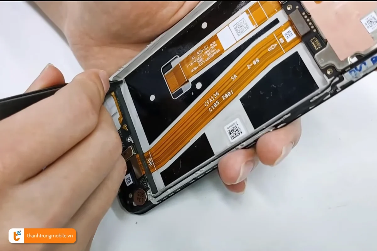 Quy trình thay mới màn hình Oppo A92 tại Thành Trung Mobile