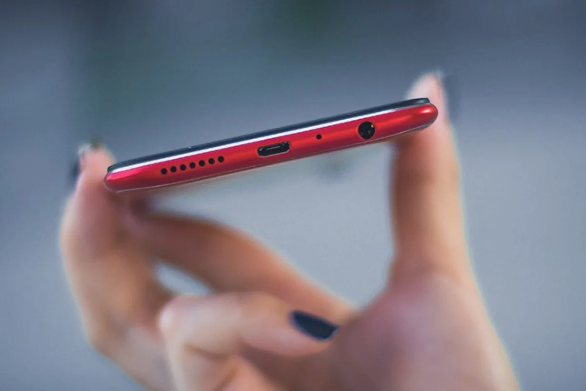 vệ sinh cổng sạc Oppo f5