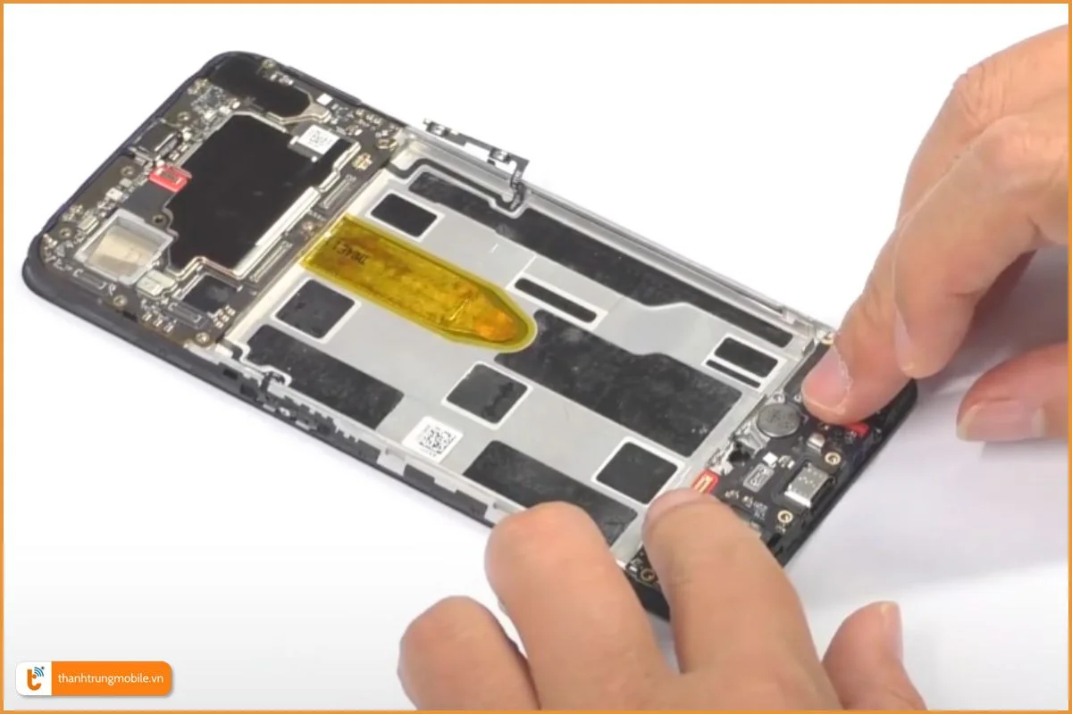 Thay chân sạc Oppo Reno 7 Chính Hãng - Thành Trung Mobile