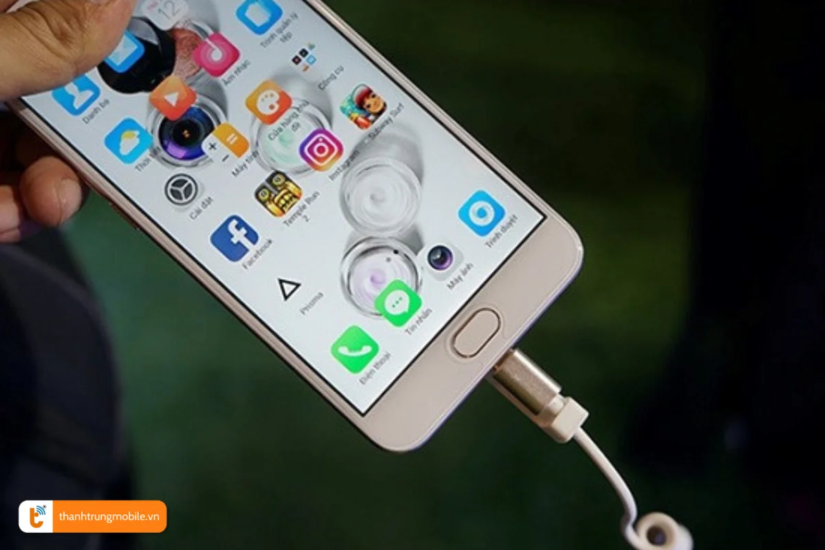 Tình trạng Oppo F1s sạc không vào pin