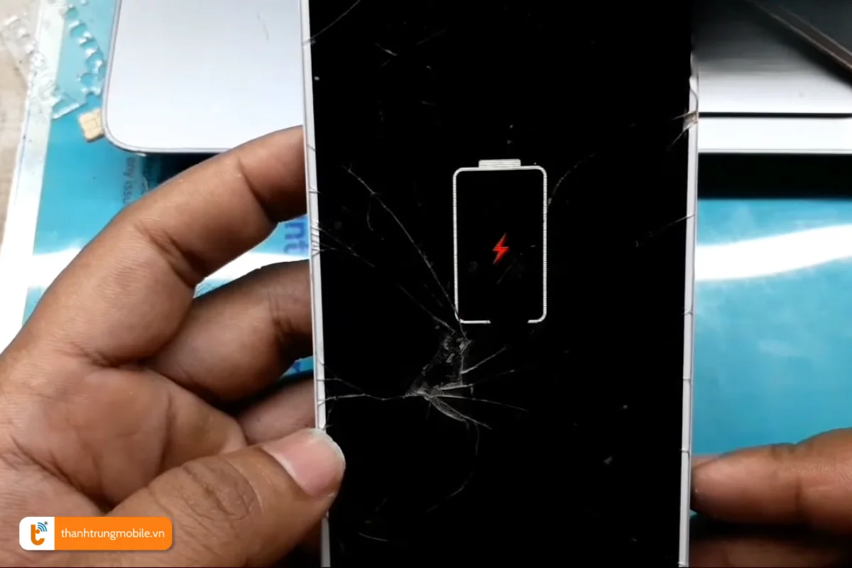 Tình trạng sạc không lên pin ở Oppo A83