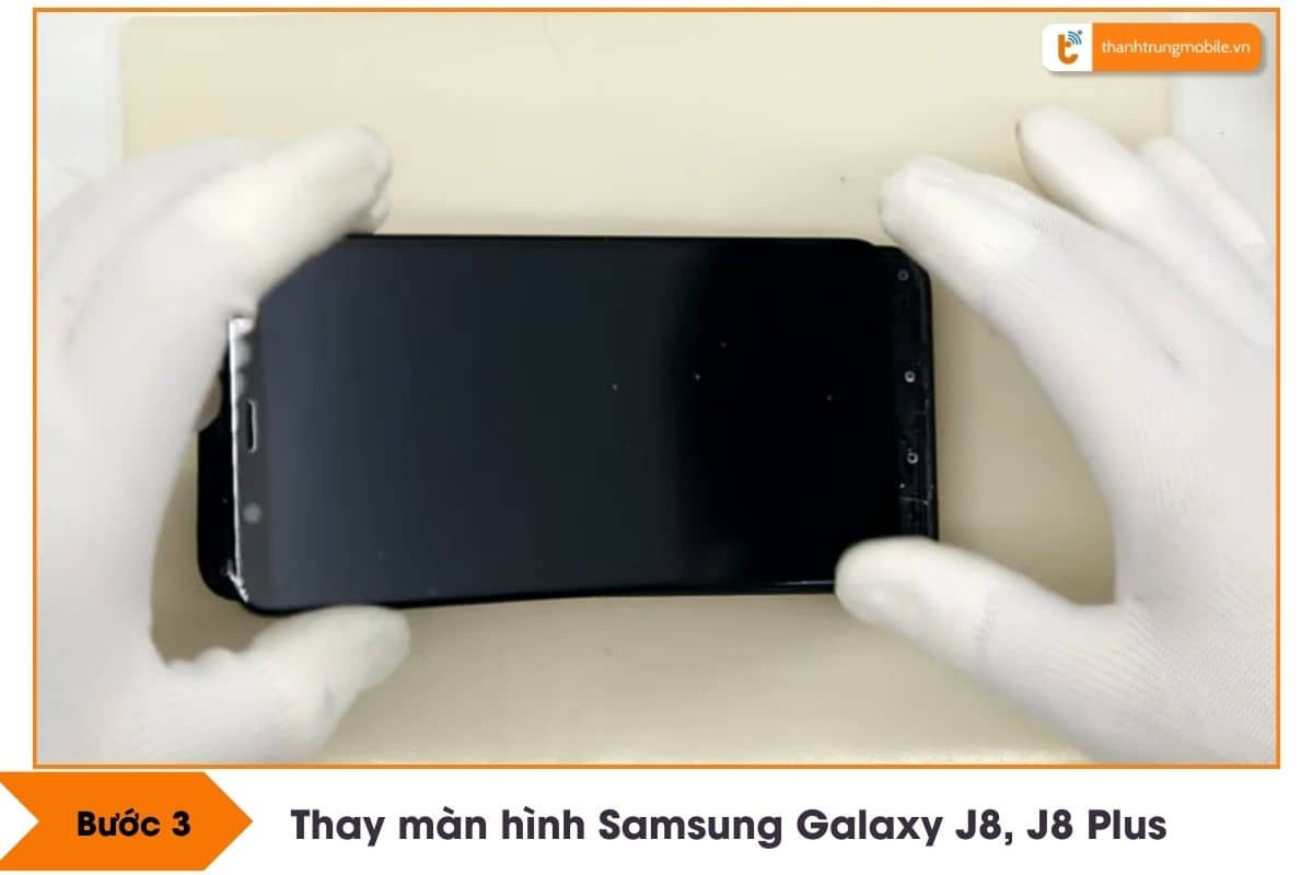 buoc 3 tien hanh thao may ve sinh va thay man hinh j8 moi