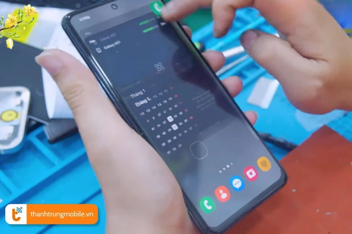 buoc 4 kiem tra va sac day pin moi