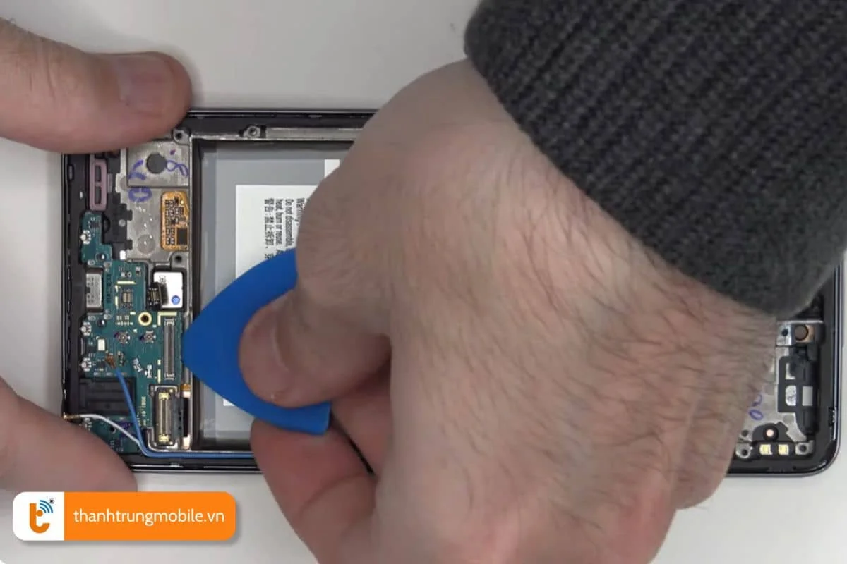 dau hieu can thay chan sac samsung a52