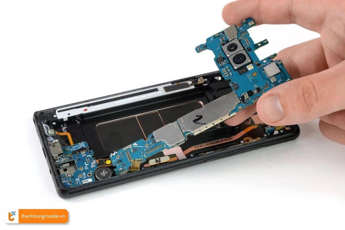 dau hieu can thay chan sac, duoi sac, jack sac samsung note 8