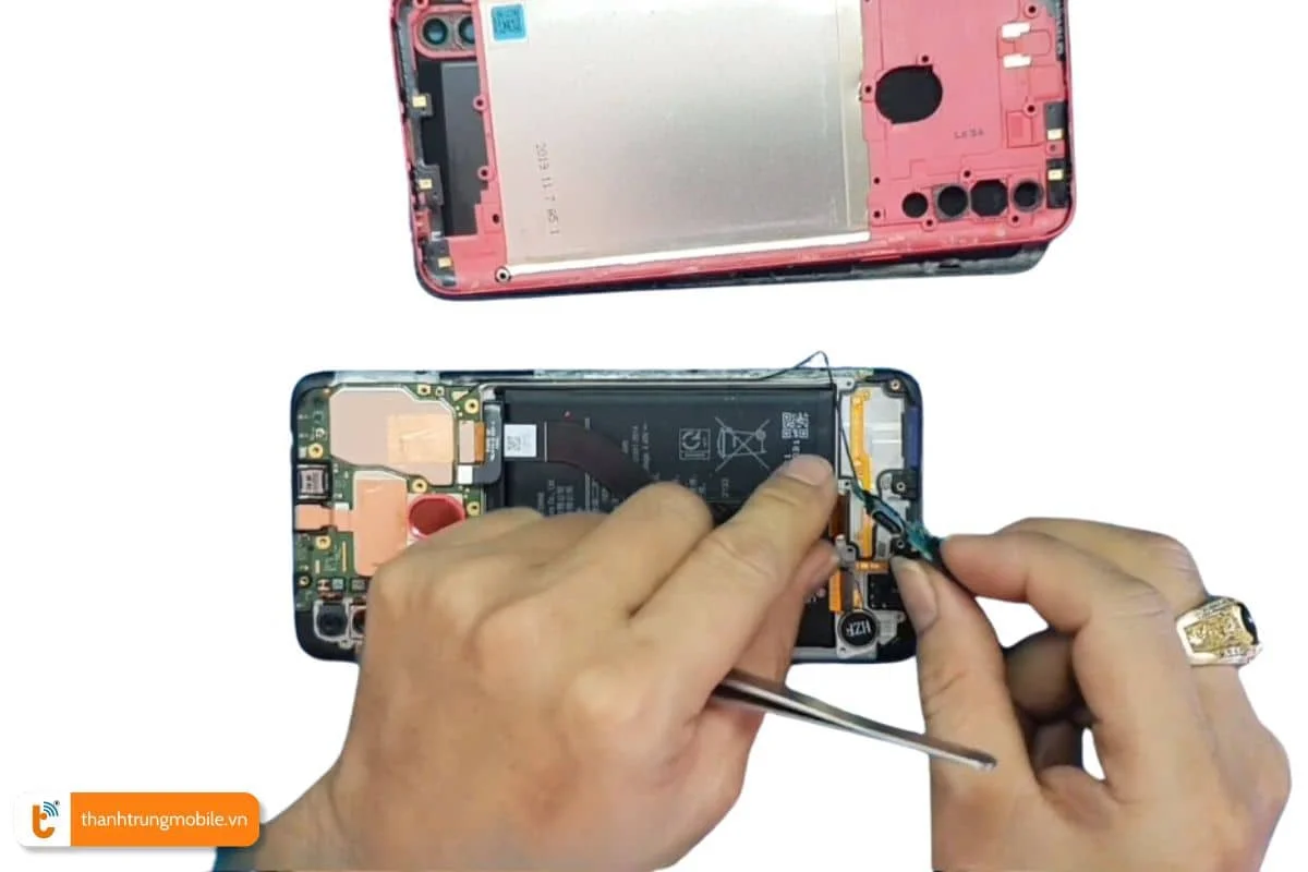 dau hieu can thay duoi sac samsung a02s