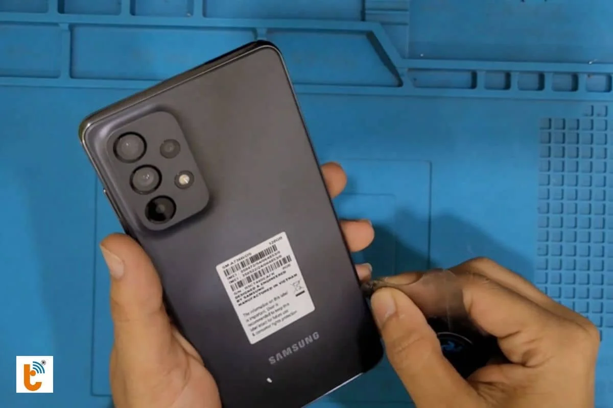 dau hieu can thay nap lung samsung a73 5G