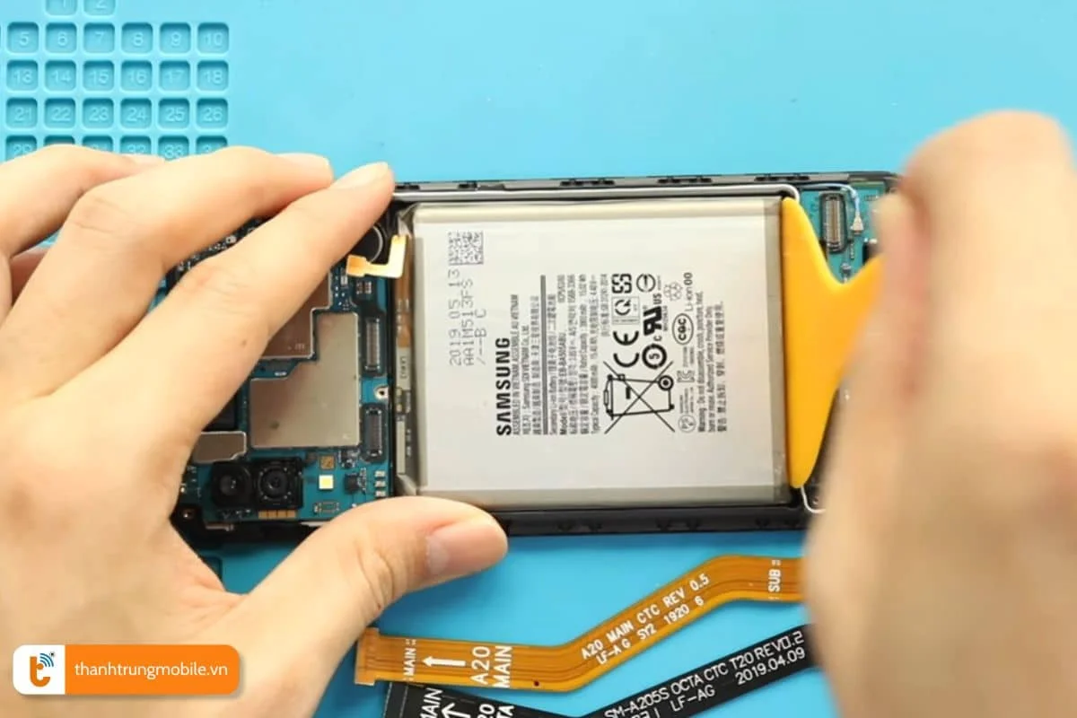 dấu hiệu cần thay pin Samsung A20